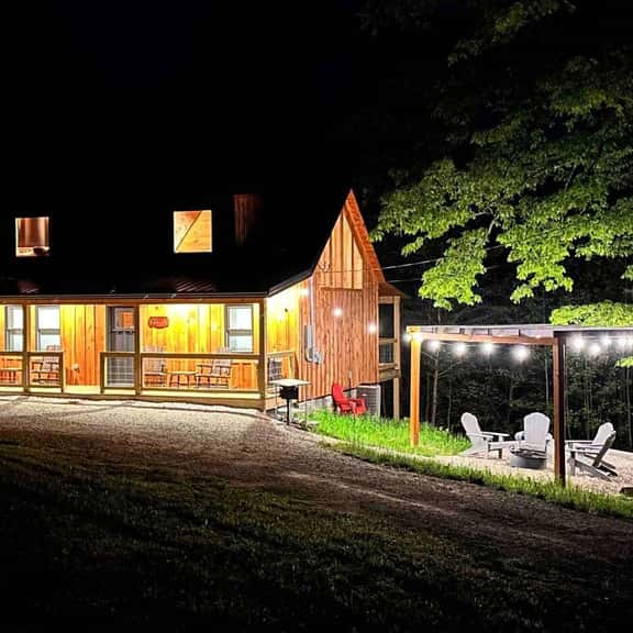 Red River Gorge Broken Horse Luxury Hot tub Wi-Fi - Image 1