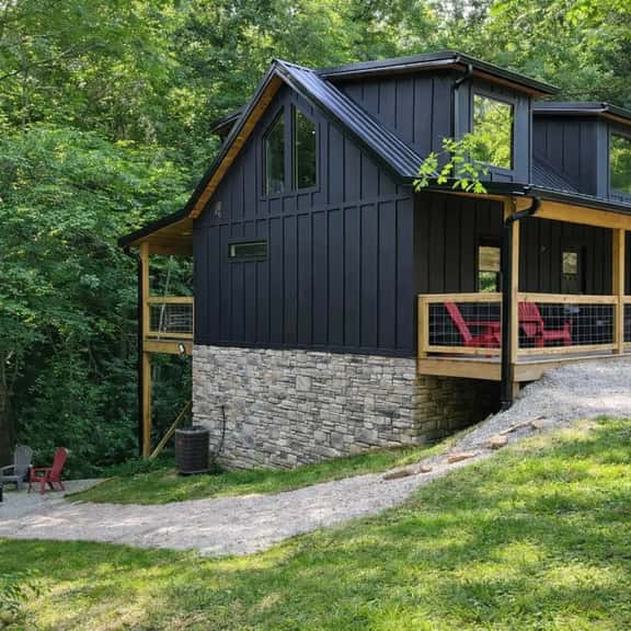 Red River Gorge Wolf Den Luxury Cabin Hottub Wi-Fi - Image 1